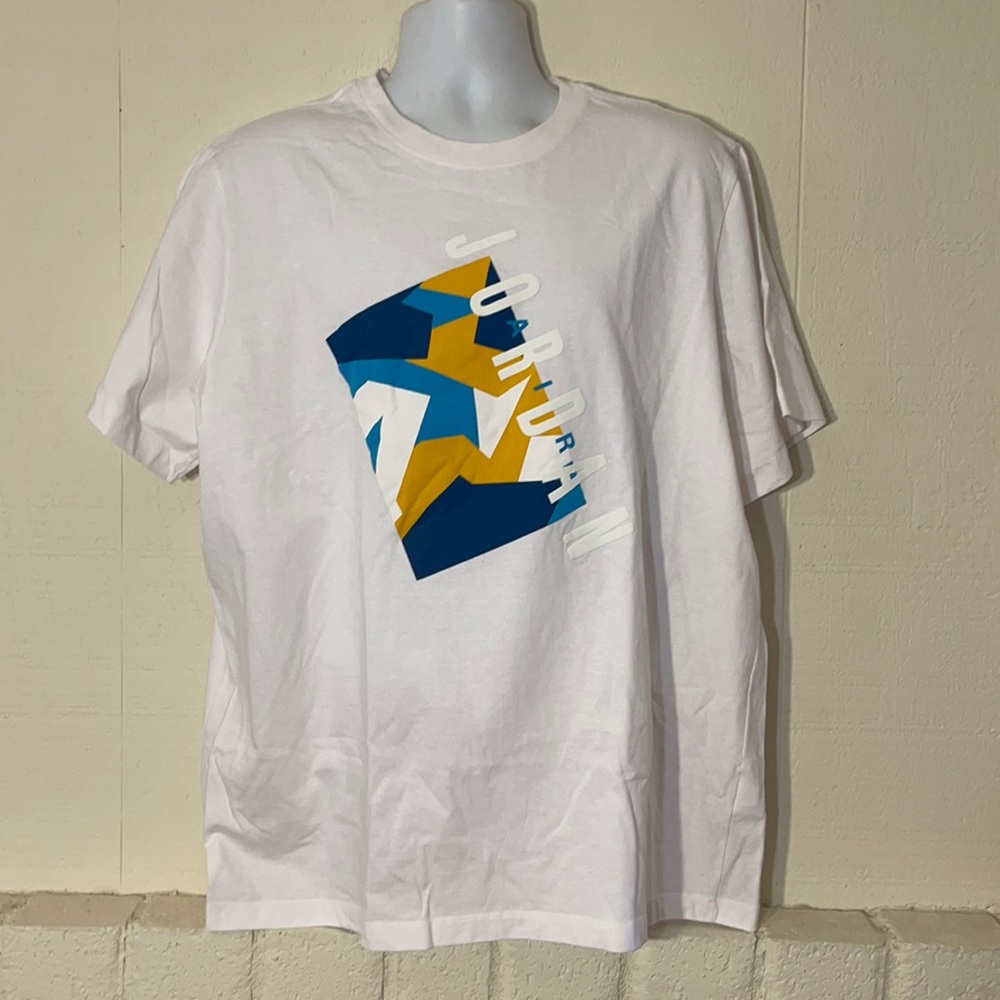 AIR JORDAN T-SHIRT. WHITE EXTRA LARGE.
